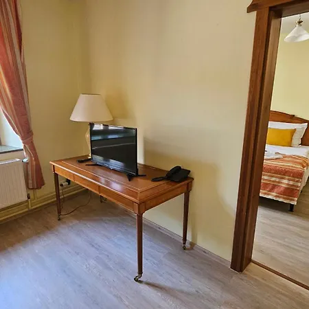 Opat 4*