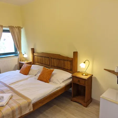 Opat 4*