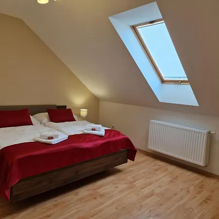 Opat Hotell 4*