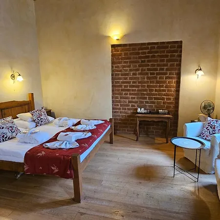 Hotell Opat 4*