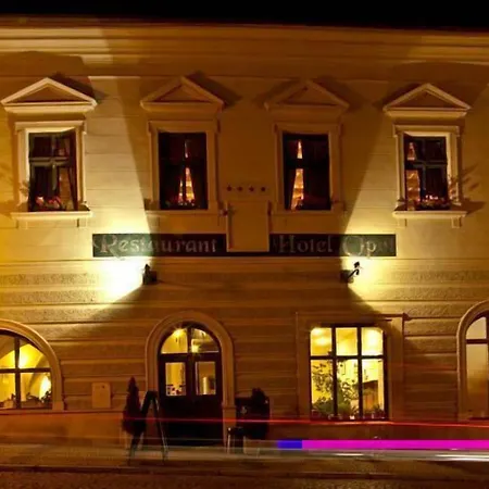 Hotell Opat