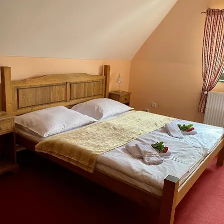 Opat Hotel 3*