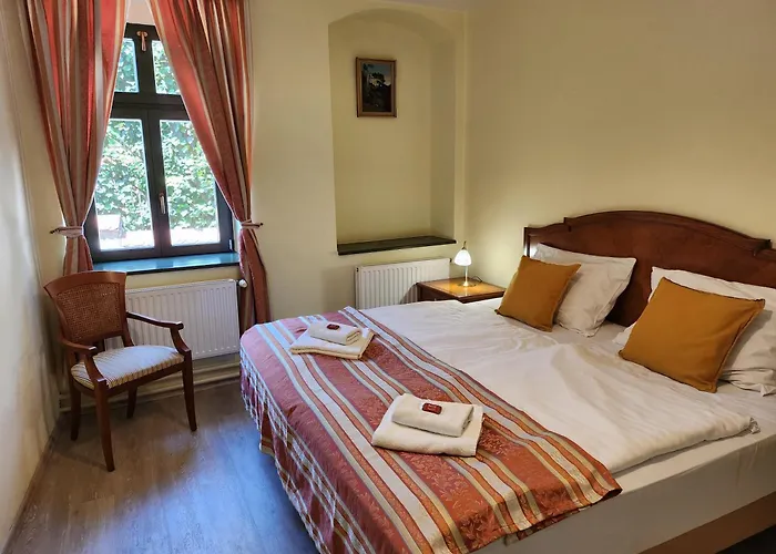 Opat 4*